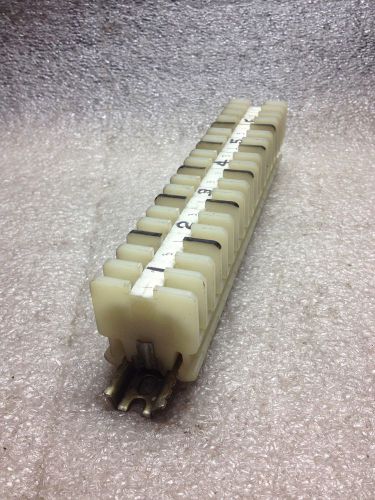 (A5) ALLEN-BRADLEY 1492-CA TERMINAL BLOCKS WITH DINRAIL