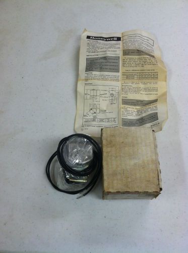 Honeywell V4046A1074 Delayed Oil Valve, Maximum Pressure 300Psi -NOS