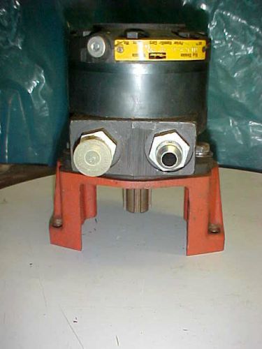 Parker hydraulic motor  111-5-as-0 includes mounting bracket for sale