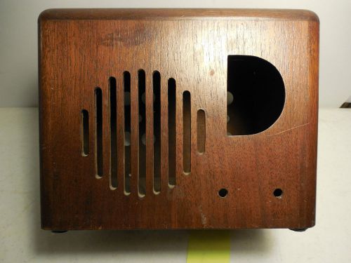 VINTAGE RADIO BOX WOODEN. NO RADIO CASE ONLY. GF3