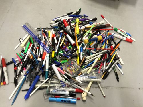 BIG LOT OF PENS, PENCILS, MARKERS FOUNTAIN PENS, RULERS, SCHOOL SUPPLIES