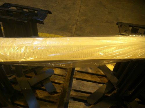 S5WM-P-2T8 Fluorescent Light Fixture