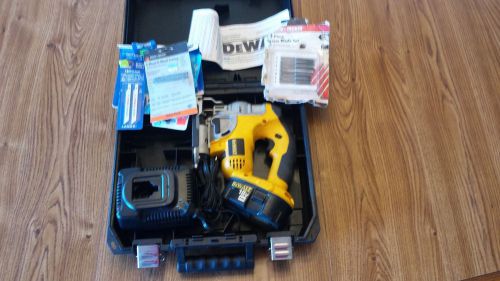 Dewalt DC330K 18 volt cordless jigsaw kit w/blades