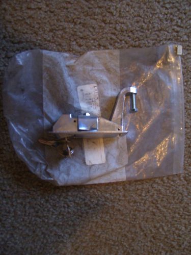 Southco C2-32-21 locking latch w/2keys