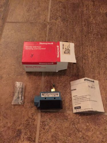 1 NIB HONEYWELL MICRO SWITCH BZE6-2RQ81 BZE62RQ81 LIMIT SWITCH CROSS ROLLER