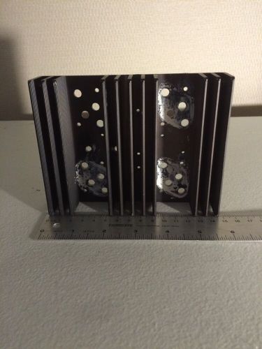 LARGE ALUMINUM HEATSINK 5 3/4&#034; x 4 1/2&#034; x 1 3/16&#034; MOUNTABLE