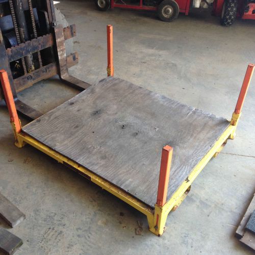 Metal Stackable Pallet Fork Pockets Folding Side Pallets Stack Rack Racking