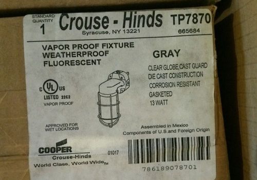 NEW CROUSE HINDS VAPOR PROOF FIXTURE TP7870 13 Watt CFL