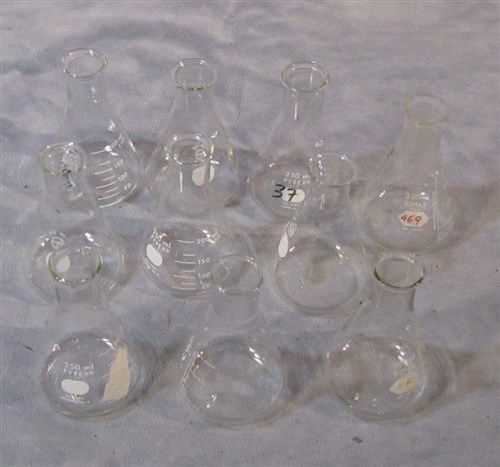 Lot of ten 250ml beakers for sale