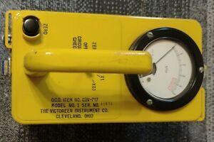 Vintage Cold War era Geiger Counter Civil Defense Victoreen Working CDV-717