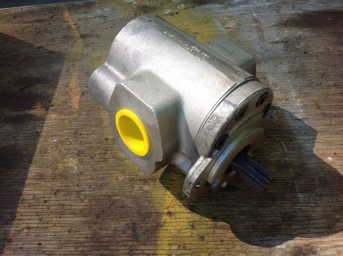 NEW TYRONE HYDRAULIC PUMP # 576P22002D4D