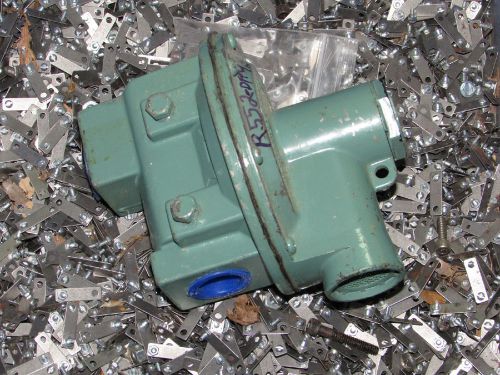 FISHER CONTROL R552-DFF9.5-13&#034; WC ORF:13/64&#034; SPRING GAS REGULATOR VALVE