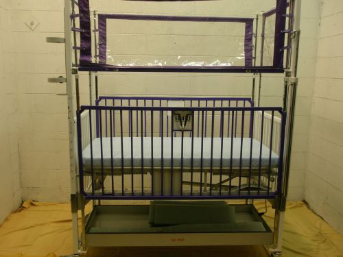 HARD MFG PED Hospital  CRIB ON WHEELS WITH MATTRESS