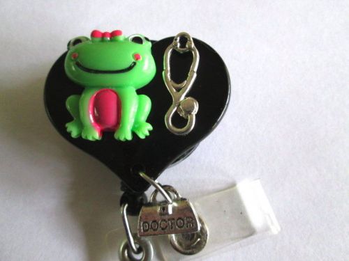 ID BADGE RETRACTABLE REEL FROG ON HEART DOCTOR ,NURSE,PEDIATRIC,NICU,MEDICAL