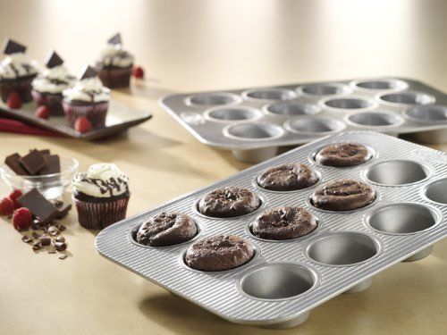 USA Pans 12 Cup Cupcake/Muffin Pan, Aluminized Steel with Americoat