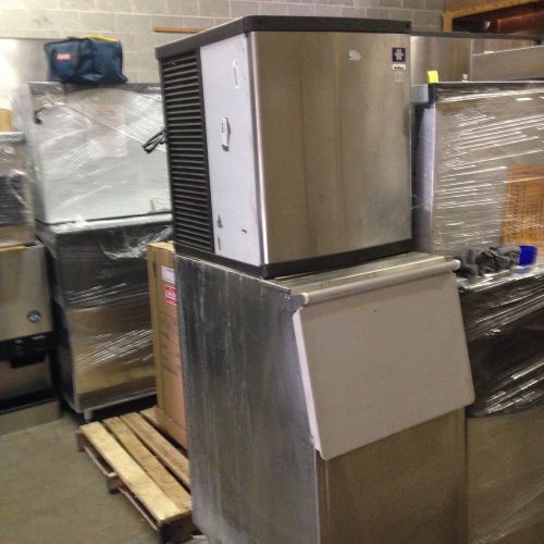 Super Nicely Used Manitowoc 800 lb Flake Nugget Ice Machine &amp; Bin (QF0806A)