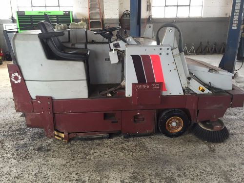 Powerboss TSS 82 Industrial sweeper / scrubber