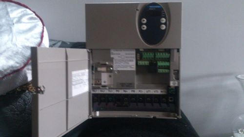 SCHNEIDER Telemecanique ATV31HU55N4 ALTIVAR 31 variable speed drive 5,5KW 7,5HP