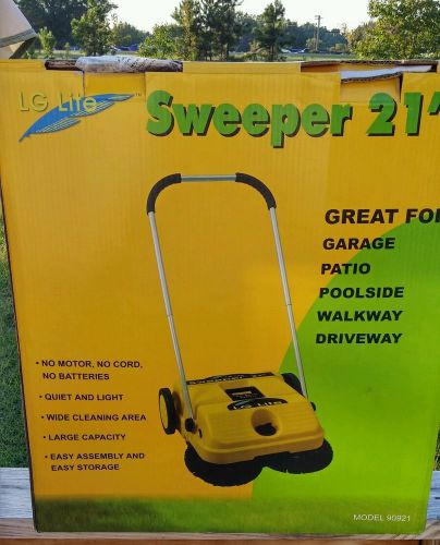 LG Lite 21” Garage Patio Poolside Driveway Walkway Push Sweeper Model 90921