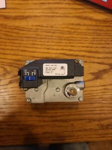 WHITE RODGERS GAS VALVE 36F22-202 E93 B12826-26  (1295) V17