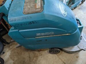 TENNANT 5300 WALK-BEHIND FLOOR SCRUBBER