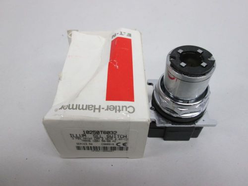 NEW CUTLER HAMMER 10250T6032 EATON ILLUMINATED SELECTOR SWITCH 120V-AC D305900