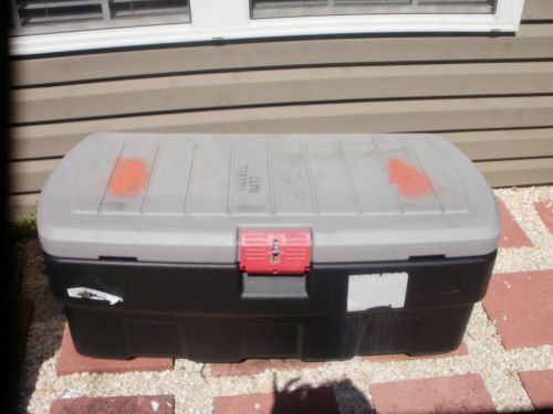 RUBBERMAID 48 GALLON ACTION PACKER CARGO BOX