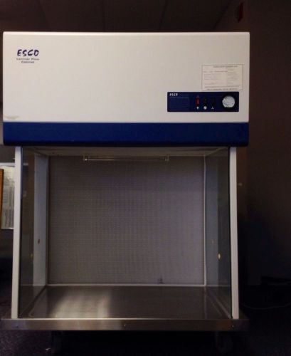 ESCO Horizontal Laminar Flow Ventilation Hood AHC-3B2 Clean Bench 3ft