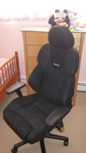 Recaro Executive Office Chair Performance Series model Style demo floor model