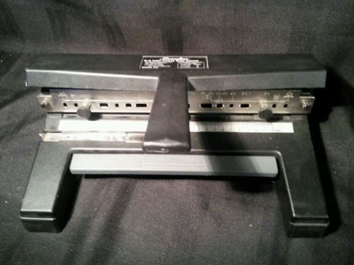 Swingline 450 Heavy Duty Adjustable home office school 3 Hole Punch