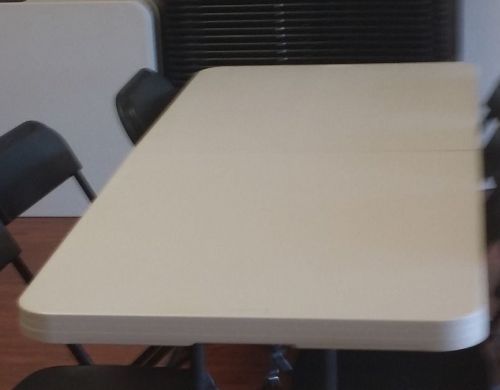 6&#039; center folding table