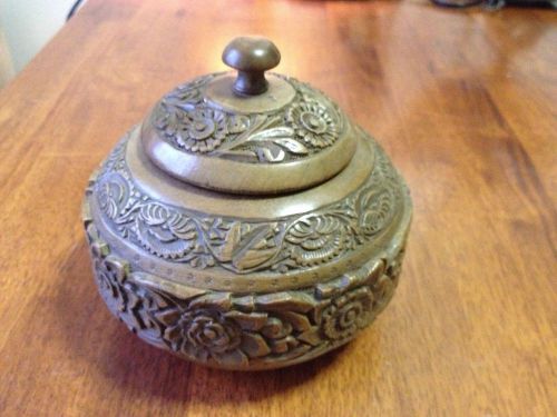 Round carved box, pure 100% walnut wood, flower design, beautiful!! for sale