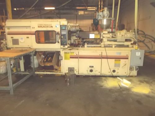 CINCINNATI MILACRON INJECTION MOLDING MACHINE 110 TON, 8 oz SHOT