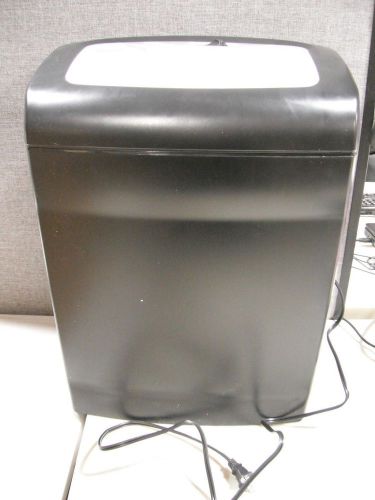 Staples SPL-TXC8CCA 8-Sheet Cross-Cut Paper/Credit Card Shredder USED