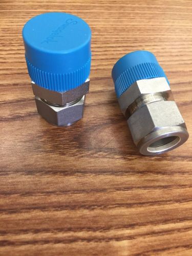 Two (2) swagelok ss-1010-1-12 stainless fitting male 3/4&#034; mnpt 5/8 tube od new for sale