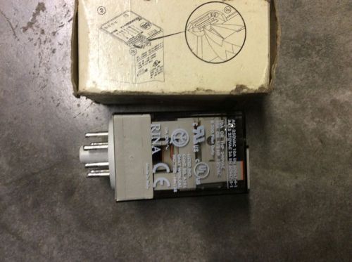 Allen Bradley 700-HA32A 1-4 Ser D Relay