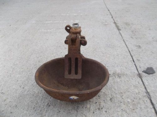 Vintage Gardner Mfg. Cattle Watering Water Bowl (L2)