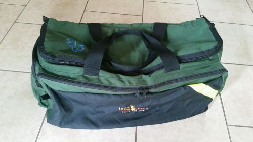 IRON DUCK BREATHSAVER EMS/MEDICAL  DUFFLE BAG, GREEN/BLACK, USED 34016D