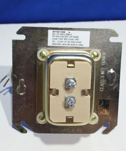 Honeywell AT72D 1006 120V SEC 24V Step Down Transformer Plate Mounted