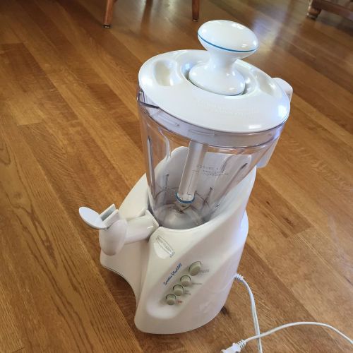 56 oz  Family Smoothie Maker Plus 600 Blender Back to Basics