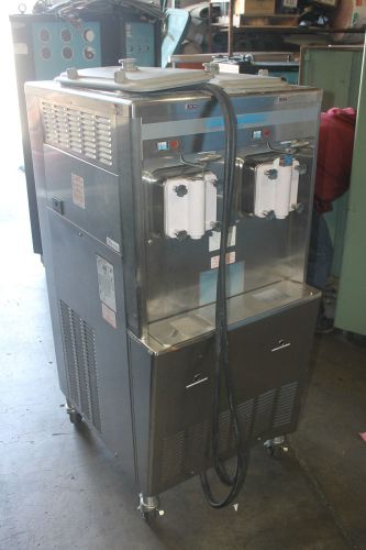 Taylor 444-27  Soft Serve Ice Cream Frozen Yogurt Machine   VERY NICE