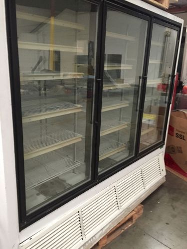 Zero Zone 3 Door Freezer Merchandiser Retail Case 3SMZP26 Self Contained