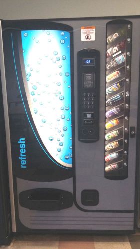 CAN/BOTTLE VENDING MACHINE CB700-G1 Model 3502 *EXCELLENT CONDITION*