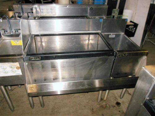 Krowne 18 x 30 x 30 Inch Cold Plate Bar Ice Storage w / Bar Gun