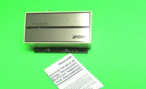 NEW  ..York / Honeywell Multi-Stage Thermostat Model# T874D  ... VV-1059