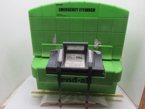 Fend-All Pure Flow Emergency Eyewash Station 15-Min 7-Gal 28&#034;x30&#034; Green