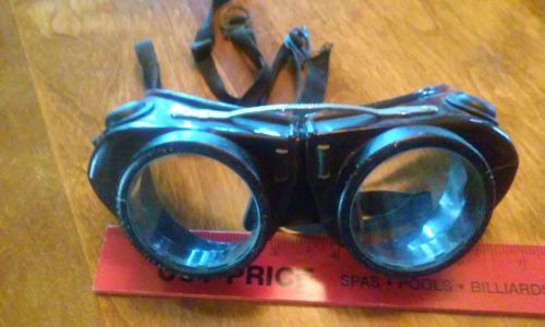 ANTIQUE / VINTAGE WILLSON WELDING GOGGLES / GLASSES