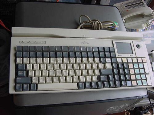 FUJITSU 133UQ KEYBOARD MSR 123 W/TOUCHPAD 90000629