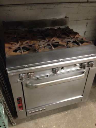 Blodgett Heavy Duty Six (6) Burner Range With *convection* Oven Base