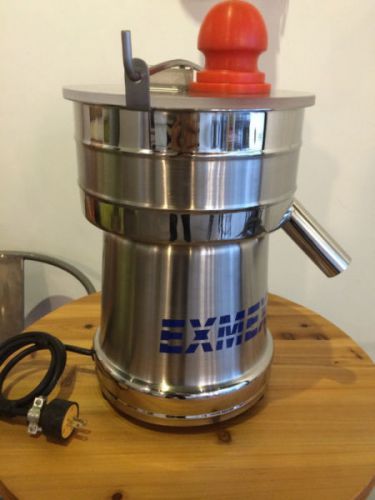 BRAND NEW - Industrial Juice &amp; Vegetable Extractor (ExMex)